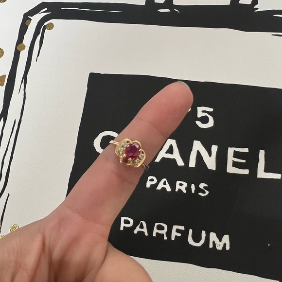 FINAL SALE✨RETAIL $1142✨14 kt gold ruby & white sapphire ring - Picture 13 of 16